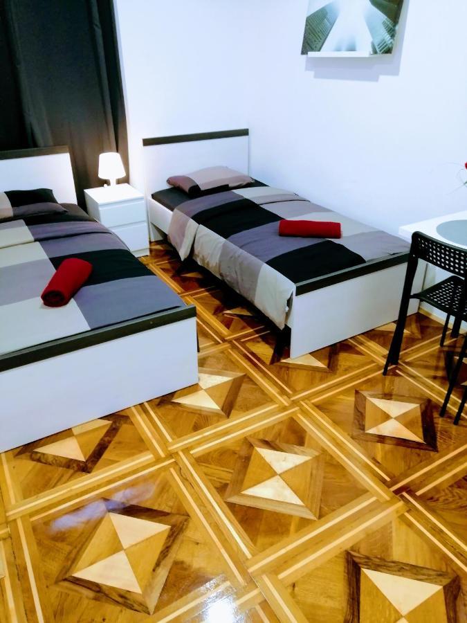 Zpula Center Studio Apartments Zewnętrze zdjęcie
