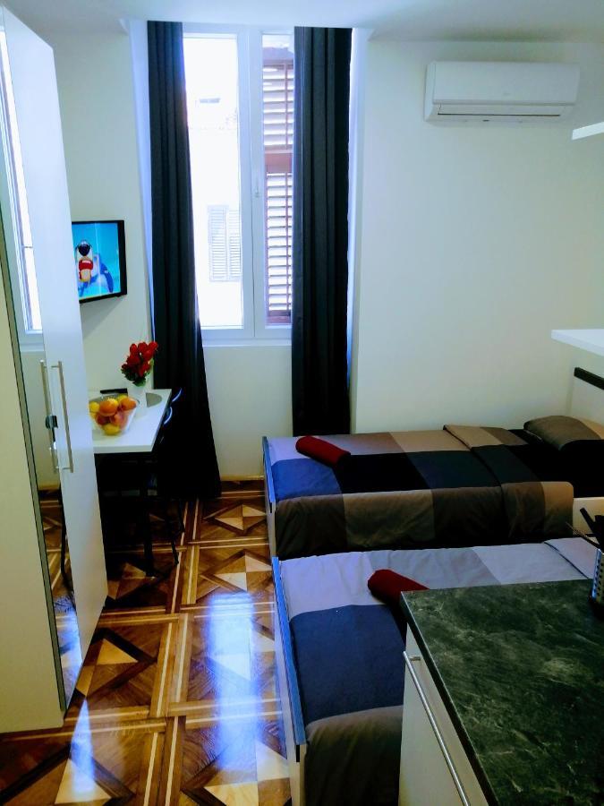 Zpula Center Studio Apartments Zewnętrze zdjęcie